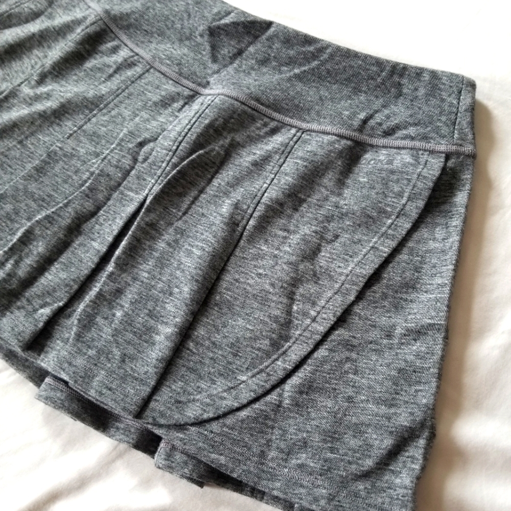 Brooks winter running skirt, size XL